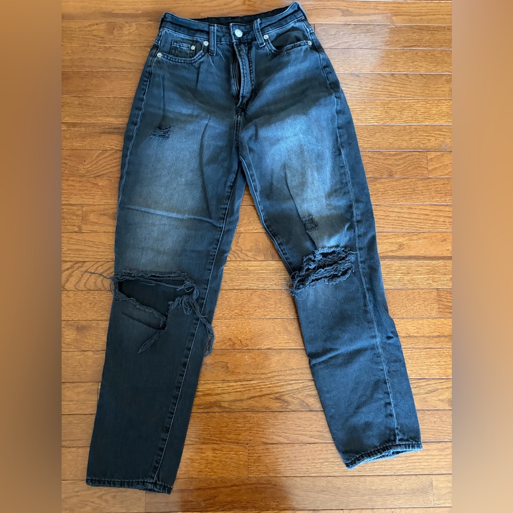 Women’s Size 2 Black H&M Mom jeans.